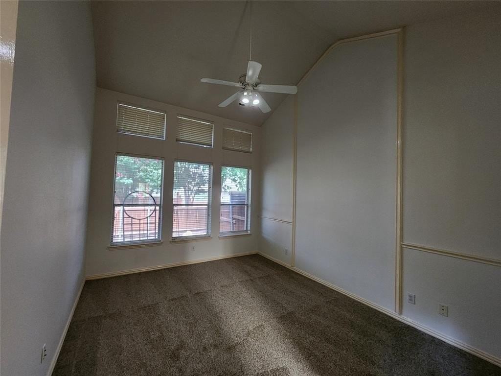 9829 Castlewood Dr - Photo 7 of 14