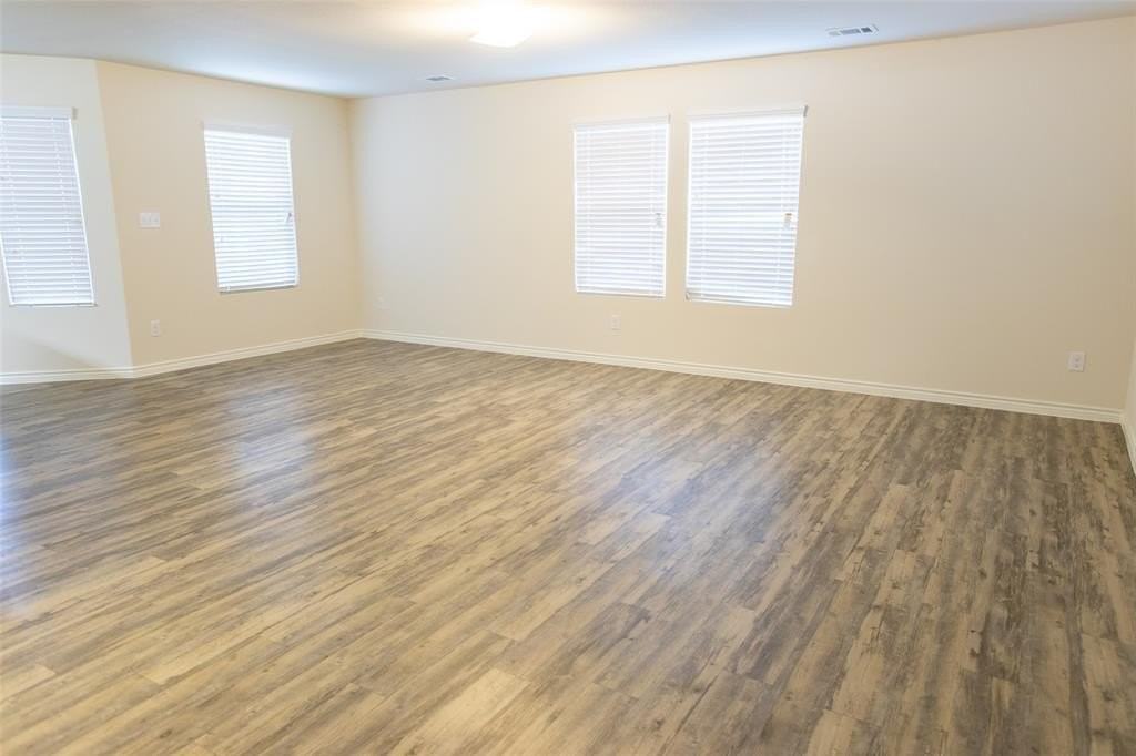 3526 Apple Valley Way - Photo 4 of 13