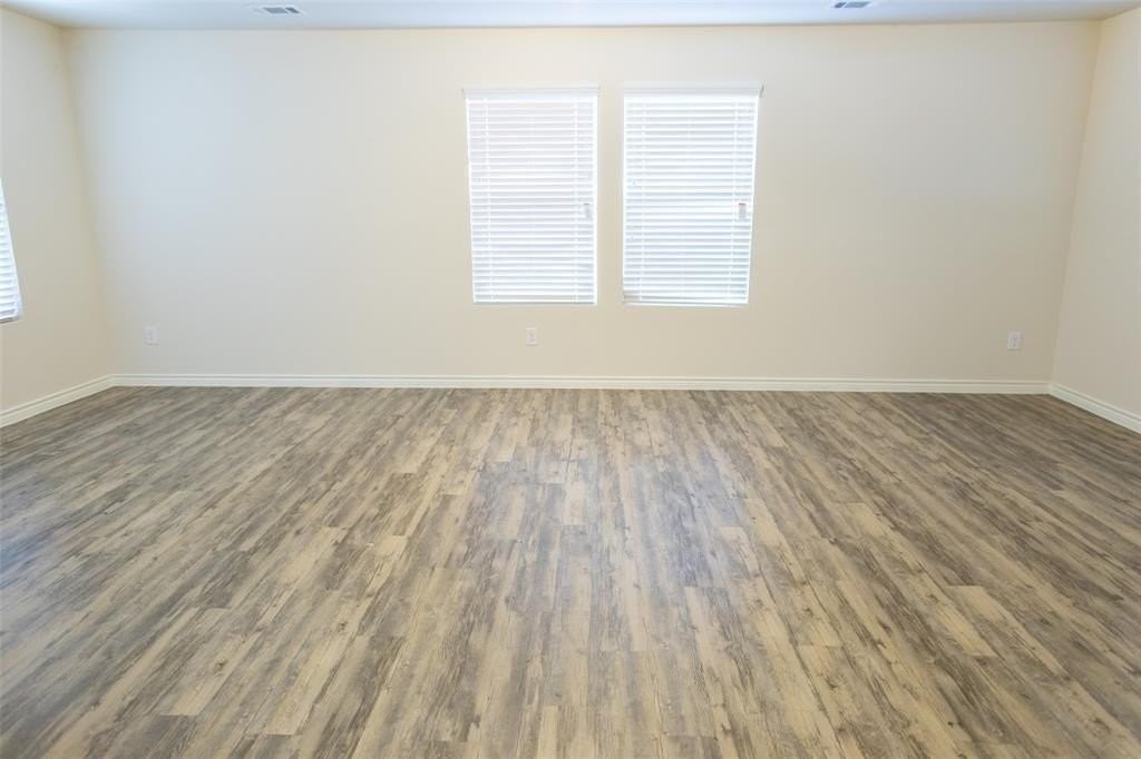 3526 Apple Valley Way - Photo 5 of 13