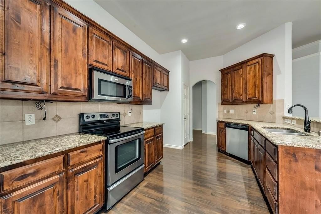 2628 Triangle Leaf Dr - Photo 4 of 16