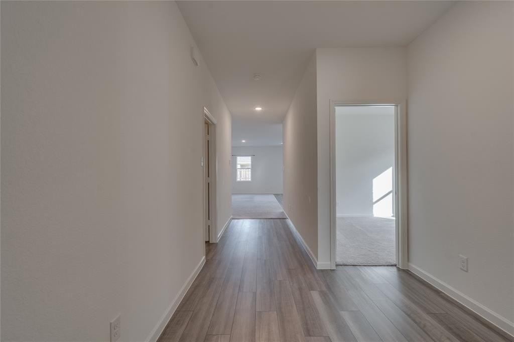 10317 Burnfoot Ln - Photo 5 of 38