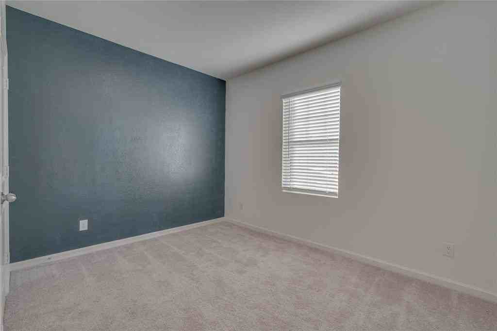 10317 Burnfoot Ln - Photo 7 of 38