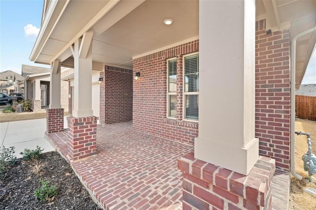 517 Watson Ln - Photo 2 of 13