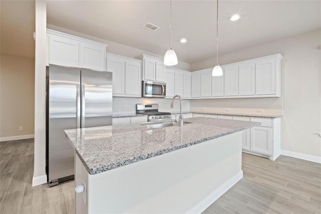 517 Watson Ln - Photo 4 of 13