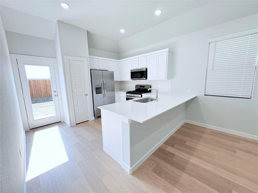 401 Green Gables Dr - Photo 3 of 21