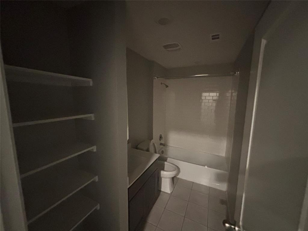 1112 Homestead Ln - Photo 3 of 14