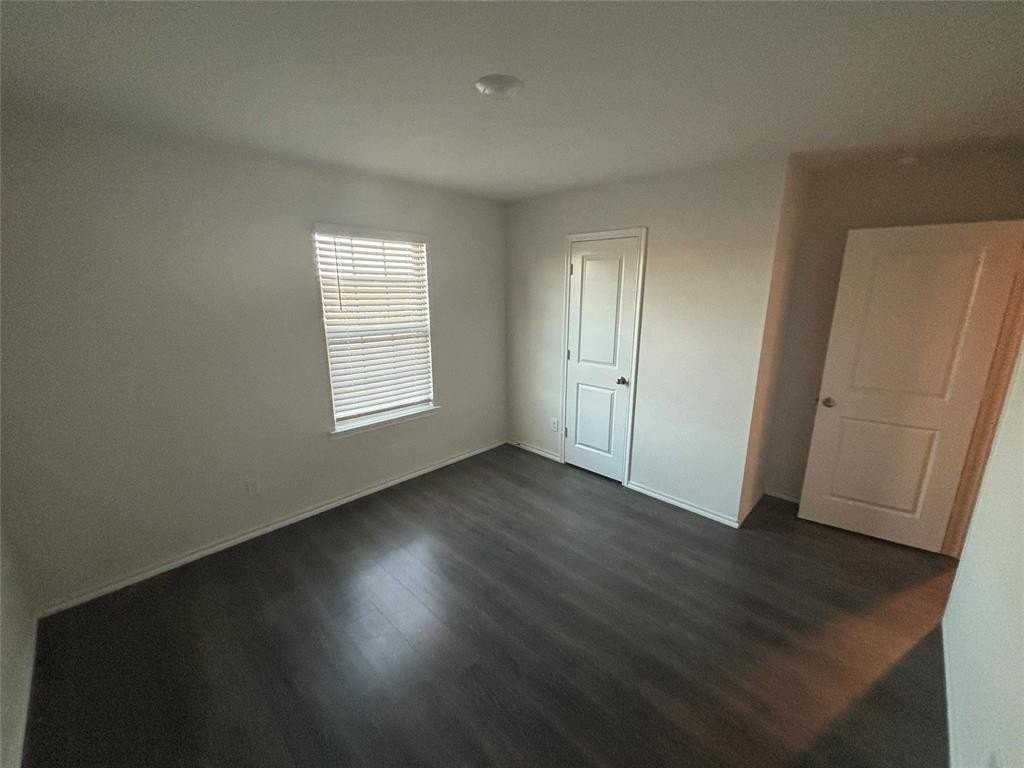 1112 Homestead Ln - Photo 4 of 14