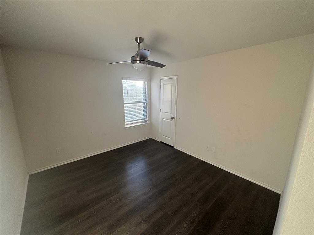 1112 Homestead Ln - Photo 7 of 14