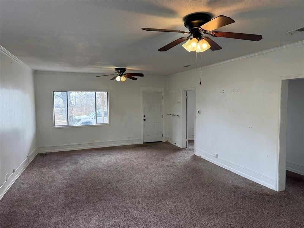 405 W Chandler St - Photo 2 of 9