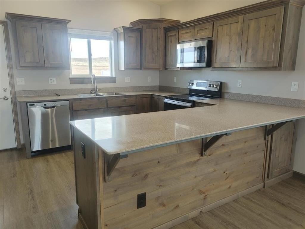 608 38th St - Photo 3 of 14