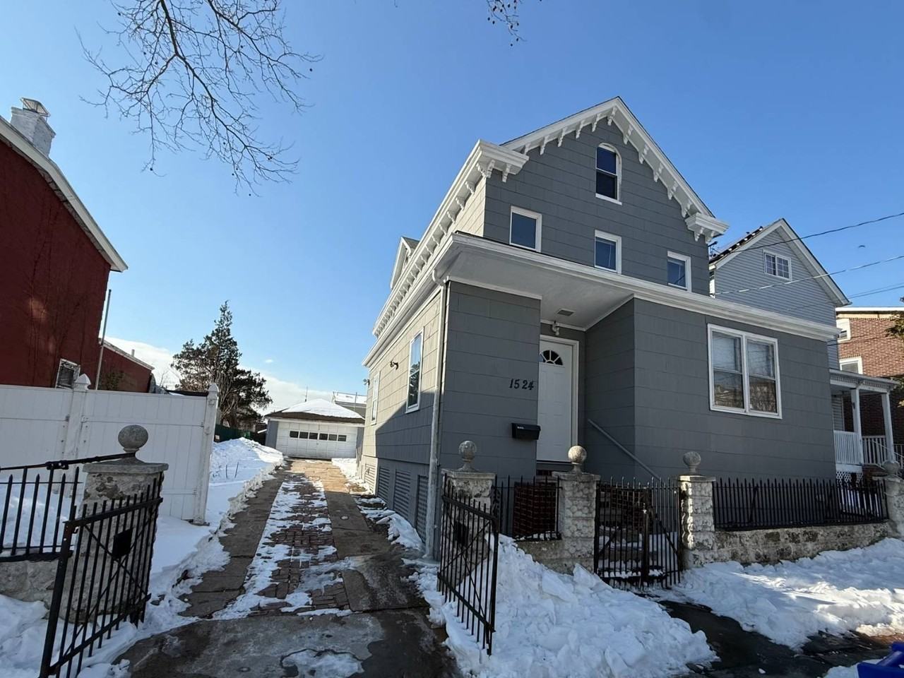 1524 125th St #2 - Photo 2 of 15