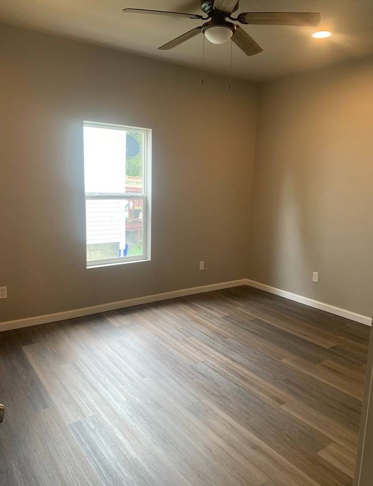 337 & 337 1/2 S. Prospect St. - Photo 3 of 24