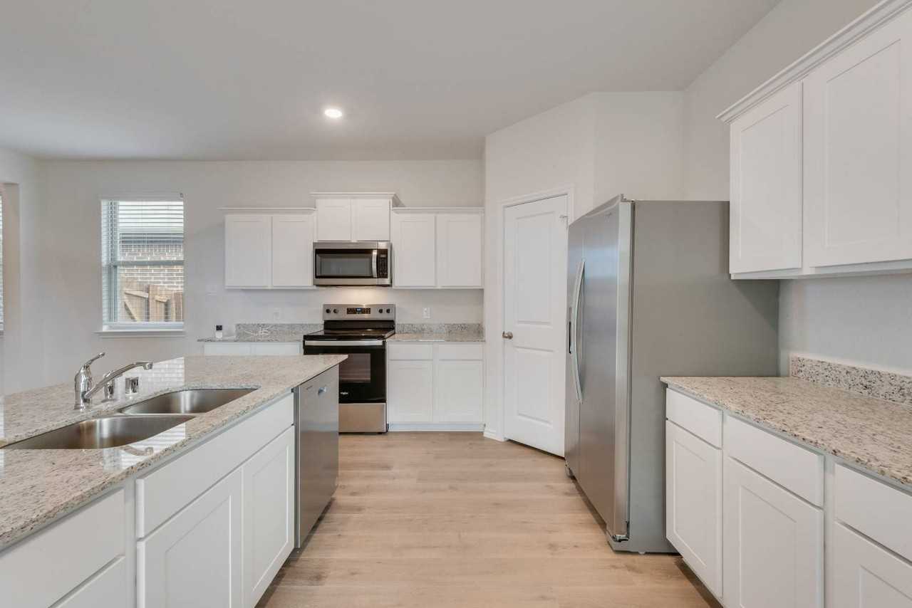 2014 Crested Jay Dr - Photo 7 of 19