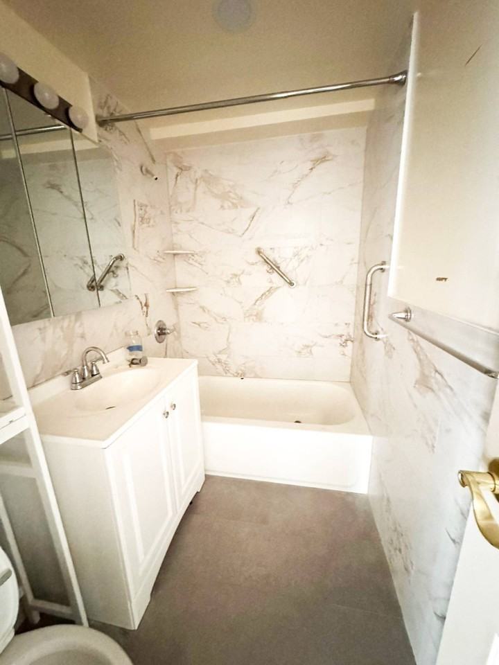 77 S Park Ave #A14 - Photo 4 of 5