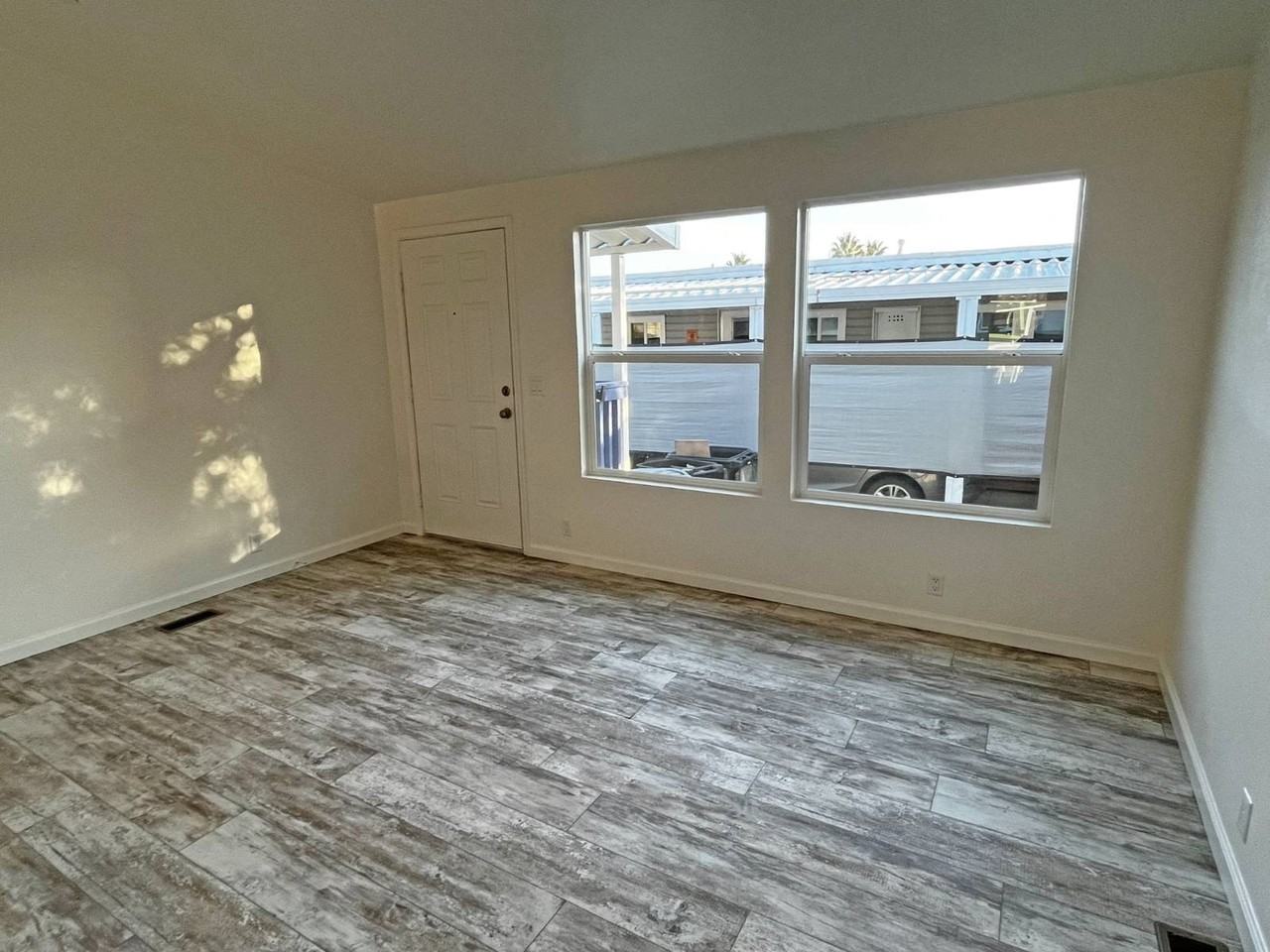 21100 State St #15 - Photo 5 of 24