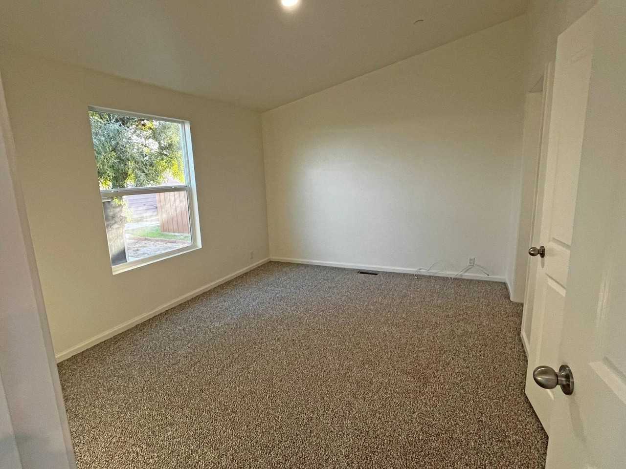 21100 State St #15 - Photo 6 of 24