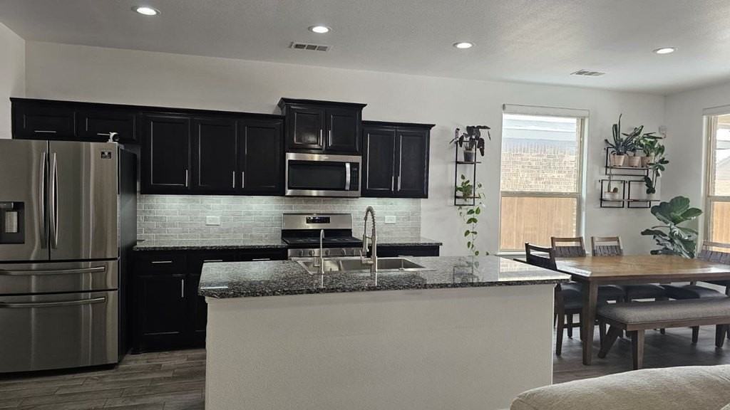 6906 Brisco Rd - Photo 4 of 32