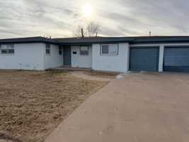 featured image of 2501 Redbud Ave