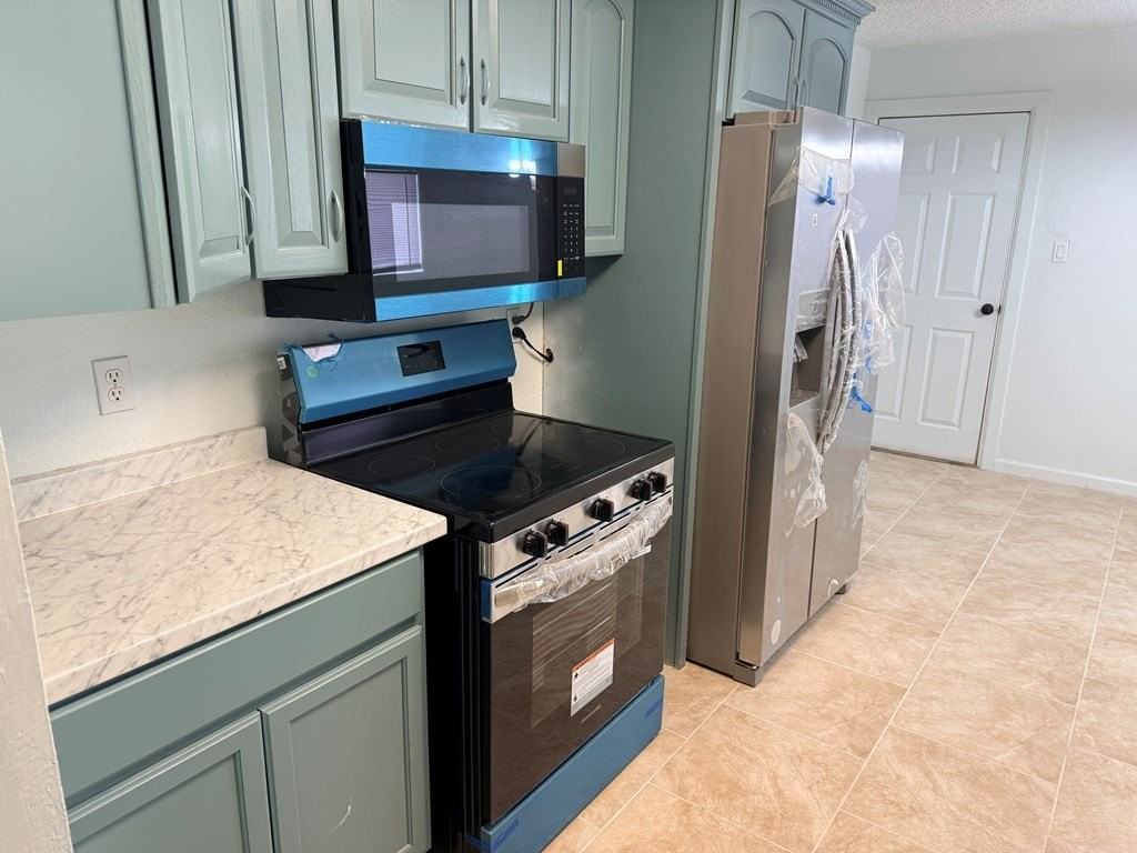 2501 Redbud Ave - Photo 6 of 29