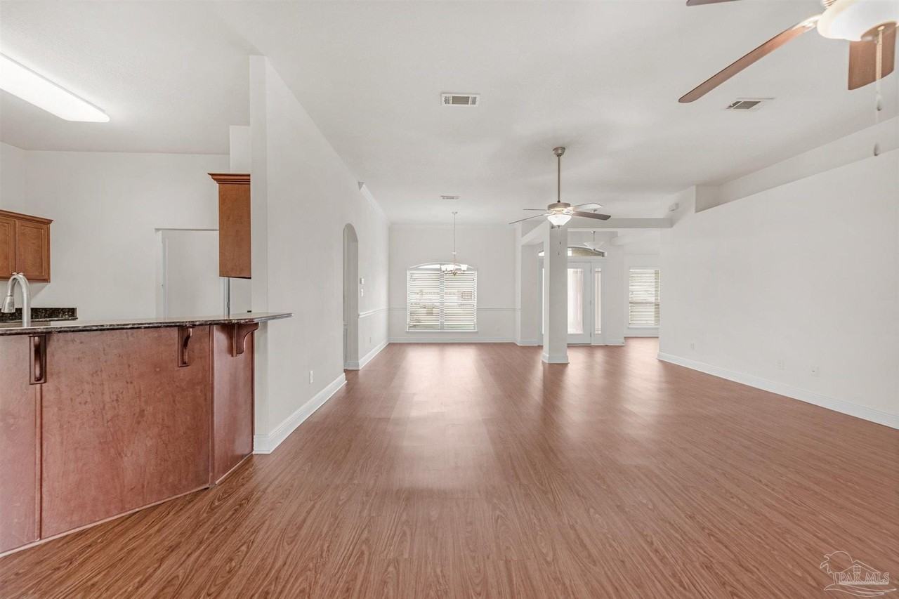 8782 Tomcat Ct - Photo 7 of 34