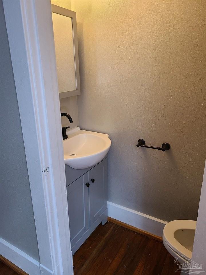 114 W La Rua St - Photo 7 of 27