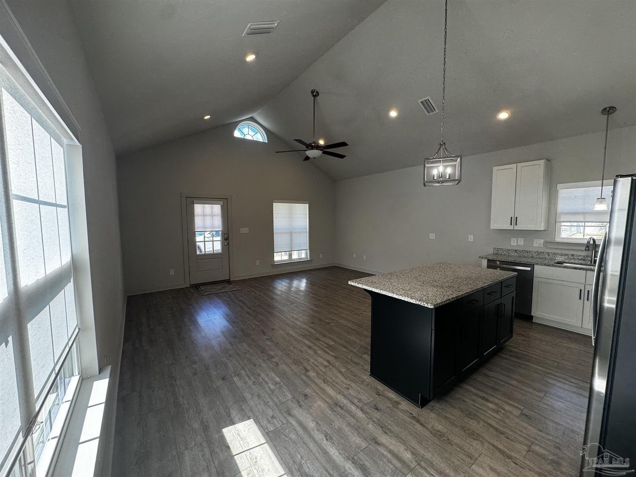 102 S G St - Photo 4 of 15