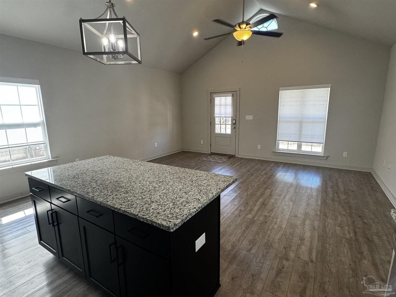 102 S G St - Photo 6 of 15