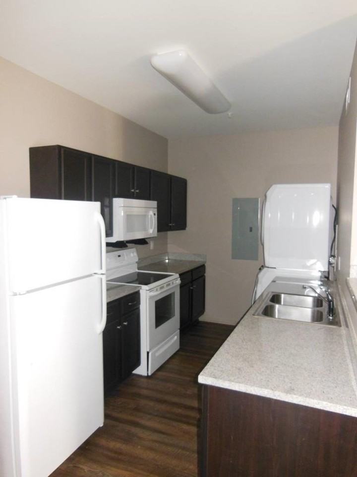 117 Highland Ave Apt 25 - Photo 2 of 8