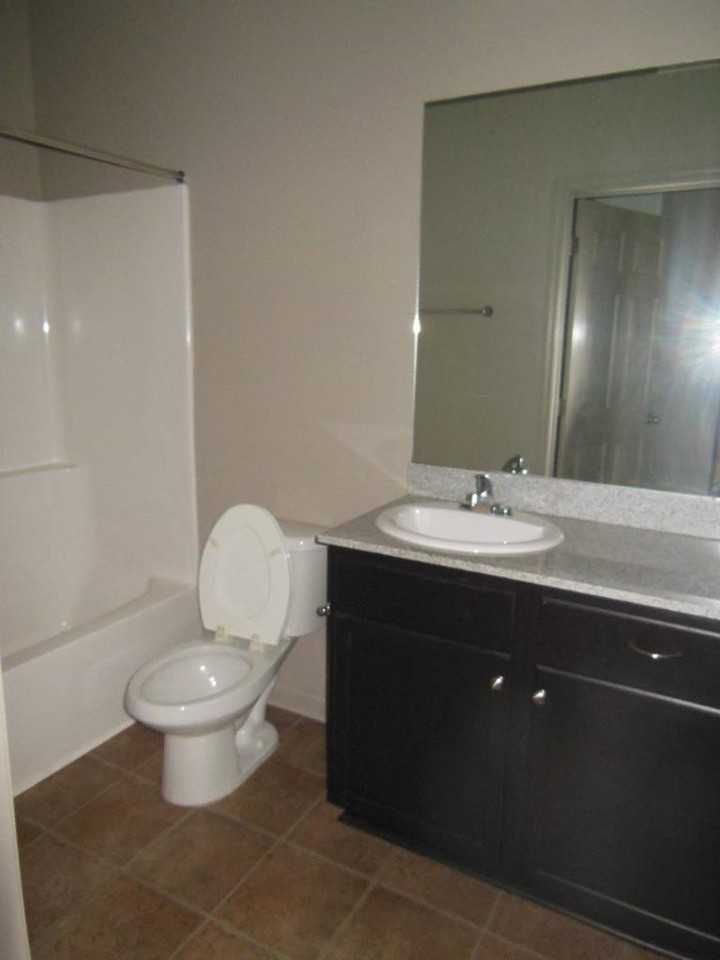 117 Highland Ave Apt 25 - Photo 4 of 8