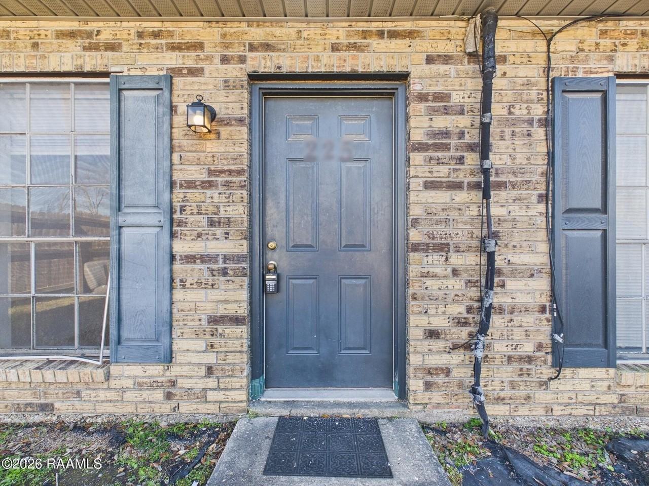 225 Ryder Dr - Photo 2 of 21