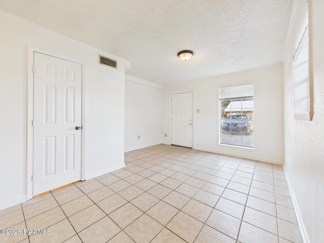 225 Ryder Dr - Photo 4 of 21