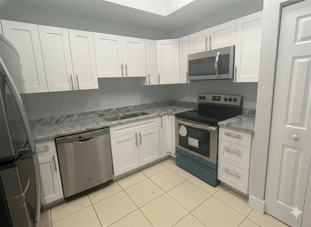 2801 Riverside Dr #204 - Photo 3 of 18