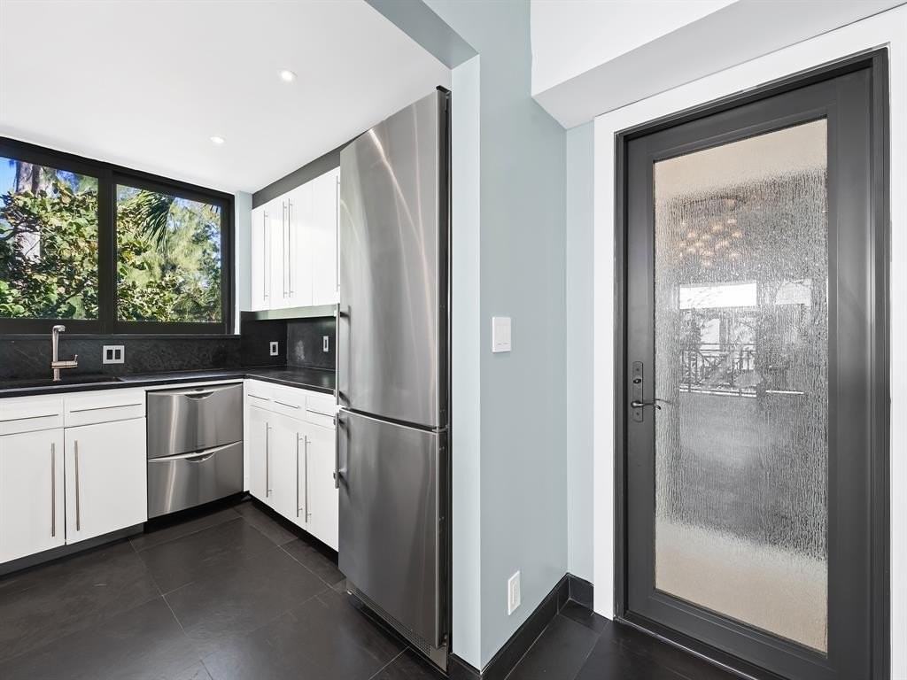 1560 S Ocean Ln #205 - Photo 6 of 25