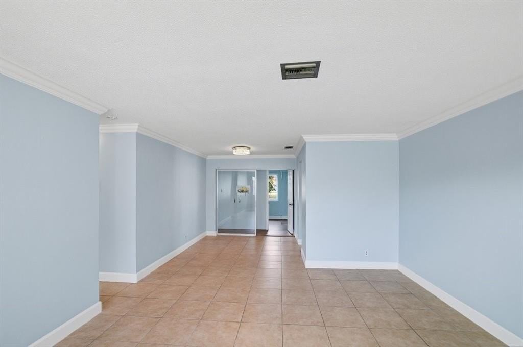 3002 Nw 48th St - Photo 4 of 18