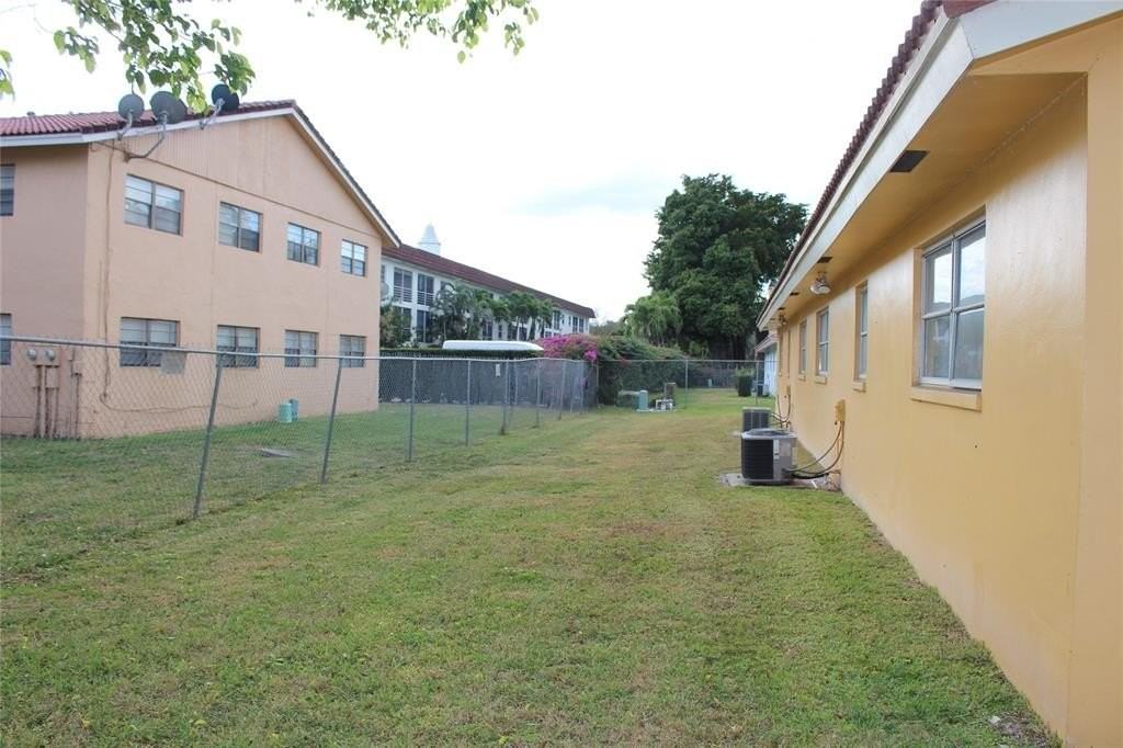 8600 Nw 35th St #3 - Photo 3 of 16