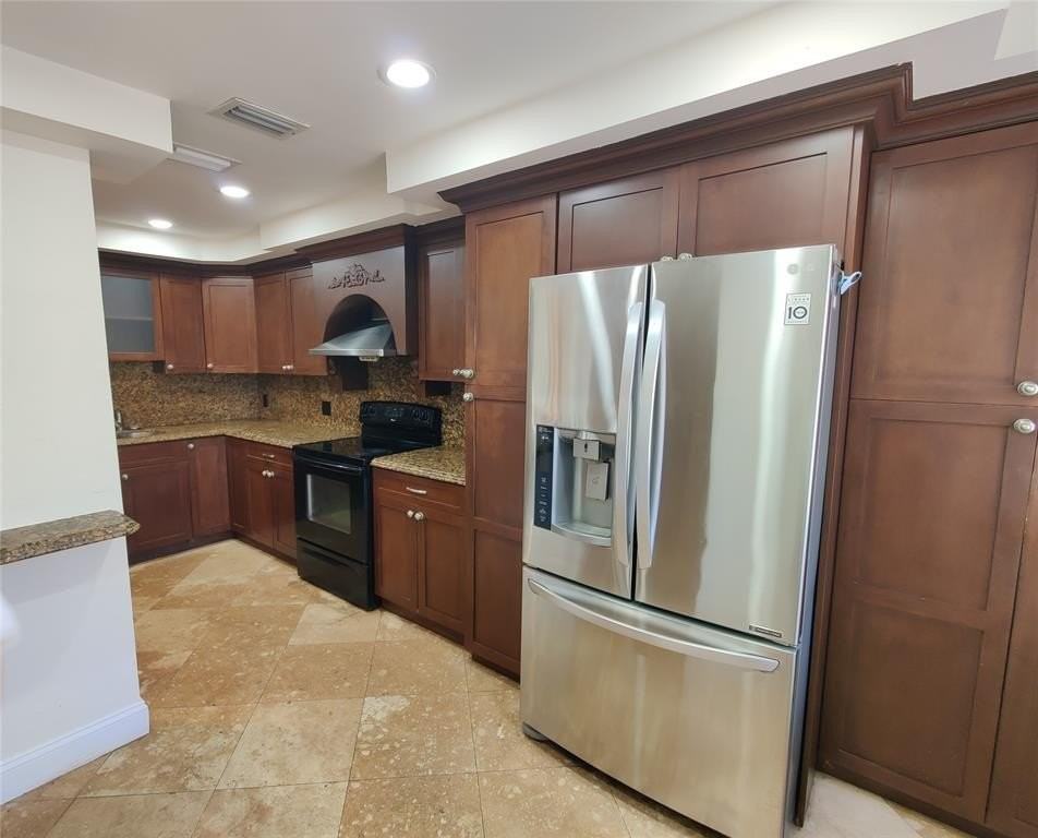 733 Ne 18th Ave - Photo 5 of 50