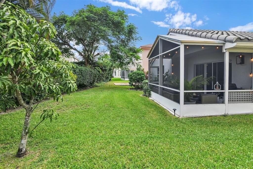 5285 Nw 117th Ave - Photo 6 of 50