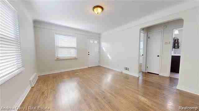 3734 Buckingham Ave - Photo 6 of 20