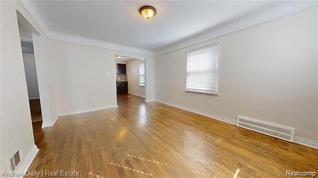 3734 Buckingham Ave - Photo 7 of 20