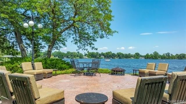 42183 Kouza Ct - Photo 4 of 36