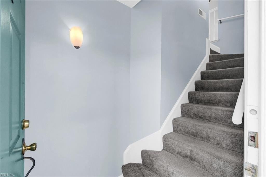 17 Tamarisk Quay #I - Photo 4 of 31