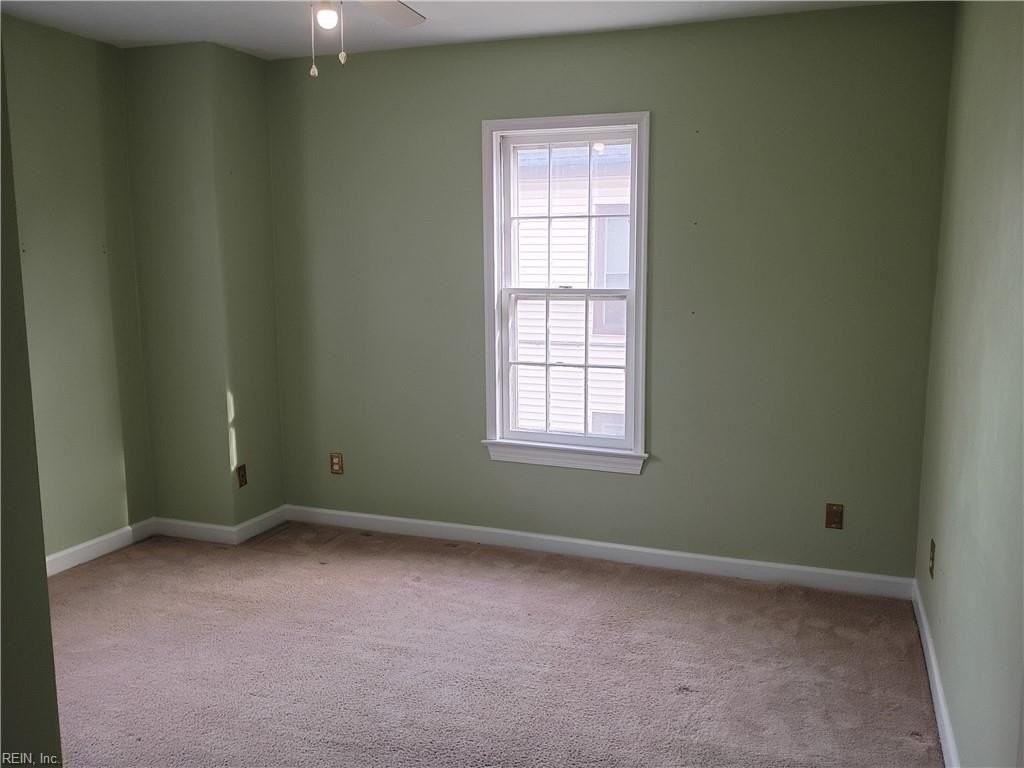 1213 Holly Ave - Photo 5 of 9