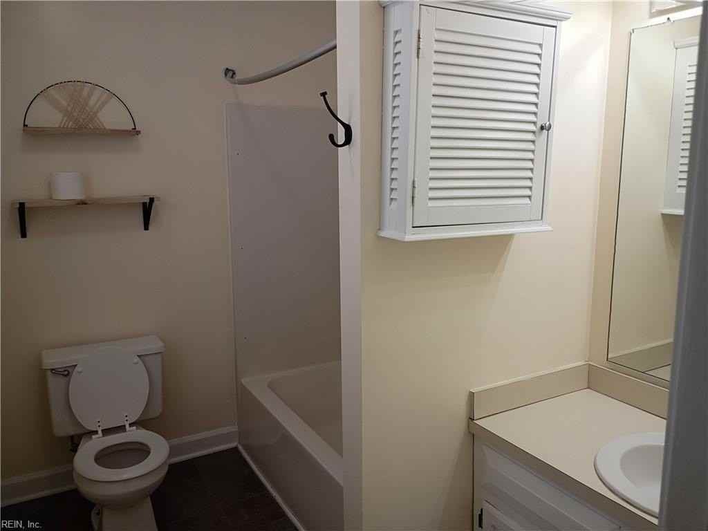 1213 Holly Ave - Photo 6 of 9