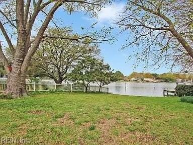 427 Elizabeth Lake Dr - Photo 2 of 2