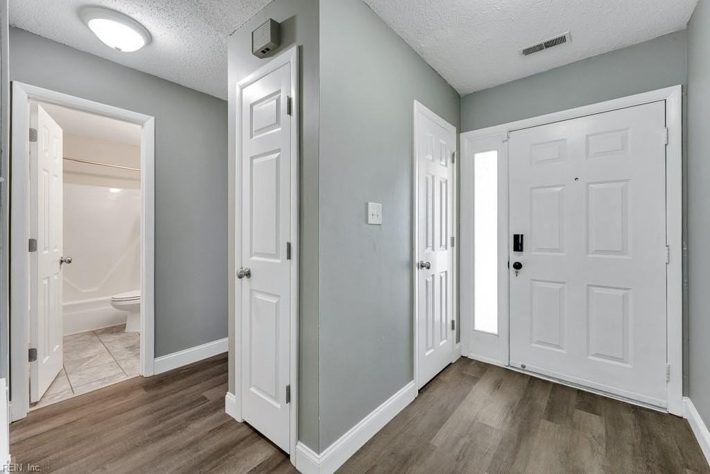 1400 Riverside Dr - Photo 5 of 35