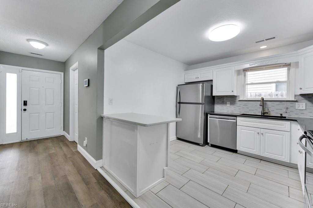 1400 Riverside Dr - Photo 6 of 35