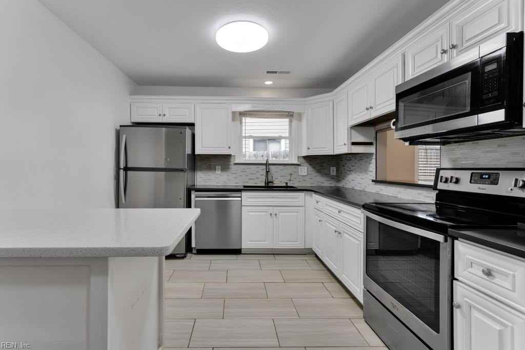 1400 Riverside Dr - Photo 7 of 35