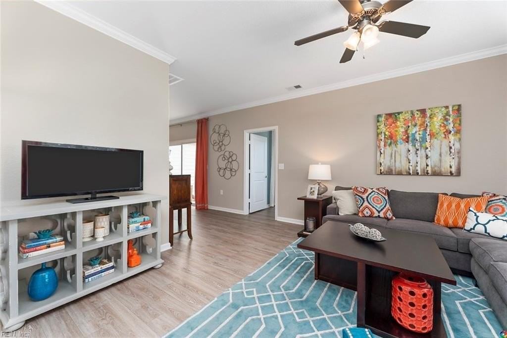 4040 Trenwith Ln - Photo 6 of 40