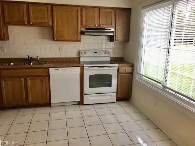 5377 Grand Lake Cres - Photo 2 of 14