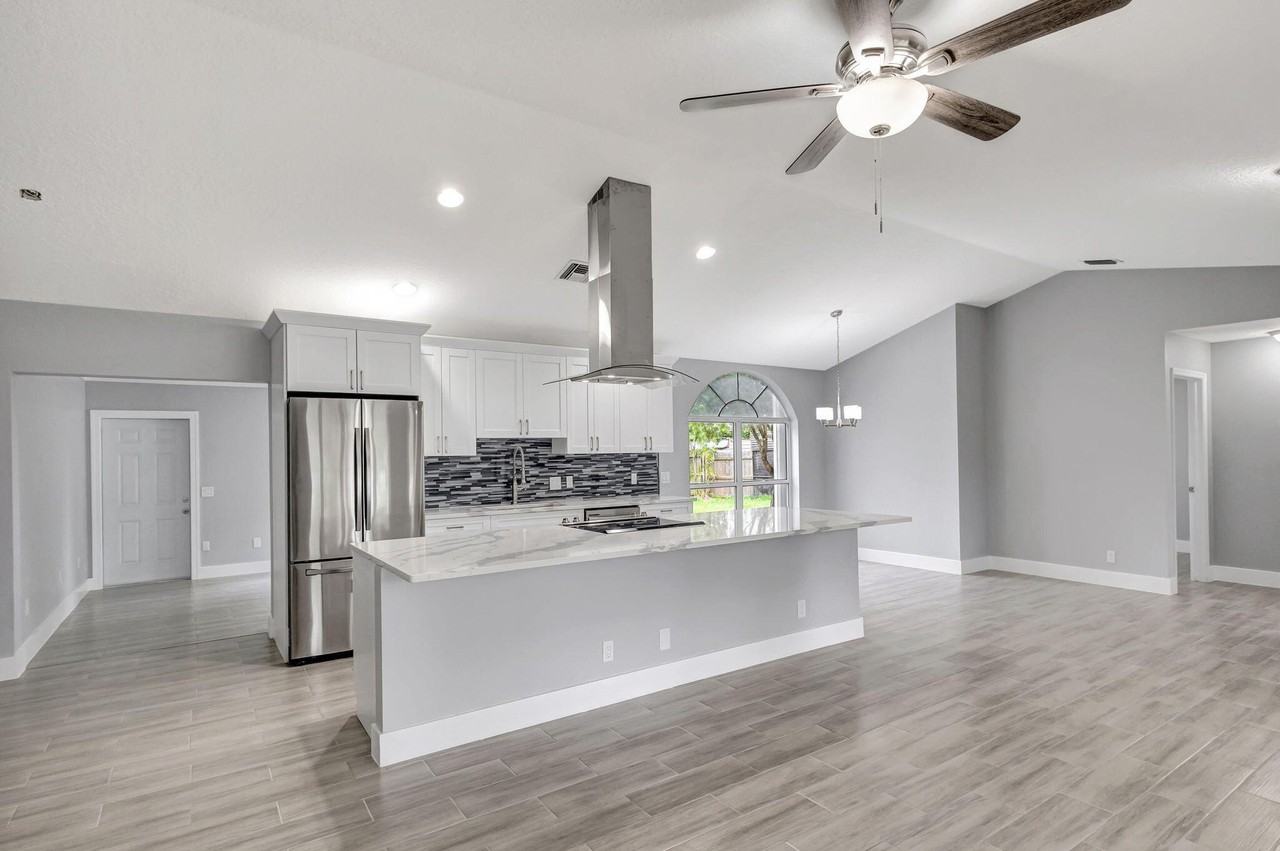 843 Azalea Dr - Photo 6 of 25